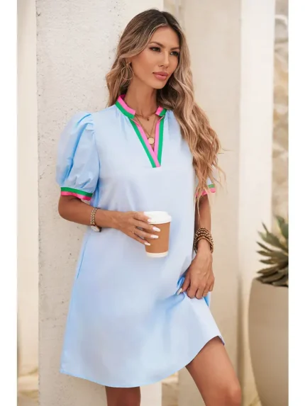 Vestido con detalle de rayas en contraste, cuello con muesca y mangas abullonadas de LDC